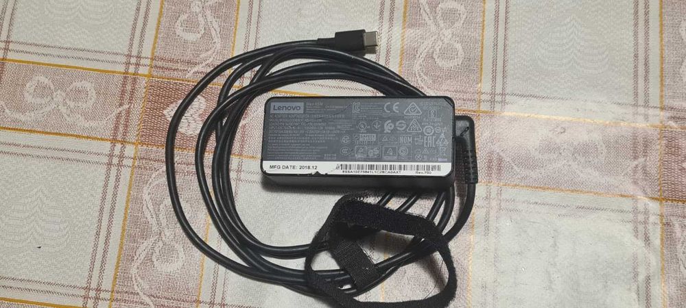 Incarcator pentru laptop mufa USB-C,stare buna