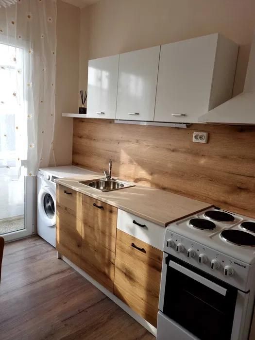Дава се под наем Двустаен апартамент в Пловдив, Коматево - 58 кв.м за 357 € - Снимка #2