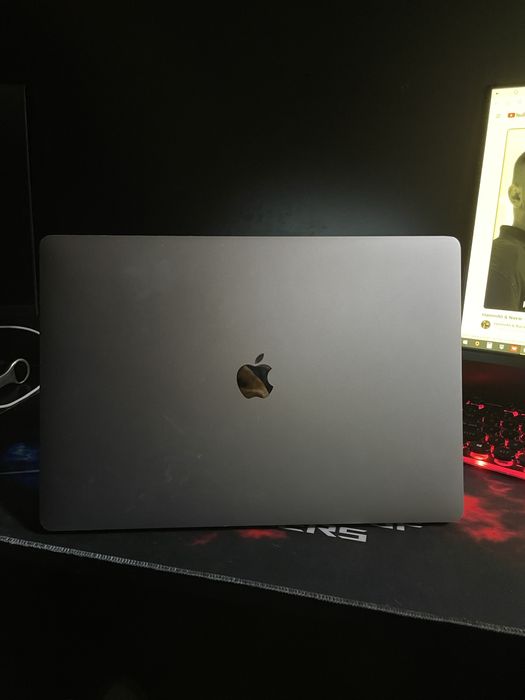 Macbook pro 2019 16-inch 32/512 Gb 10 soatdan kopga yetadi quvati