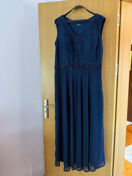 Дамски официални дрехи