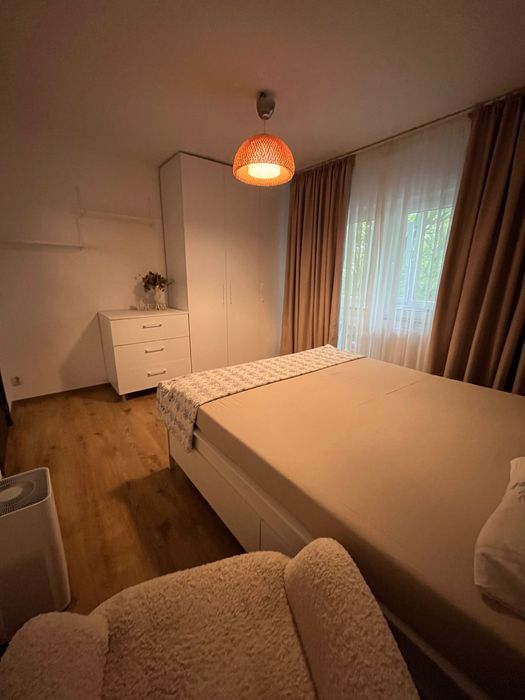 Închiriez ap 2 camere, 67m2, vedere la Delta Văcărești+loc de parcare