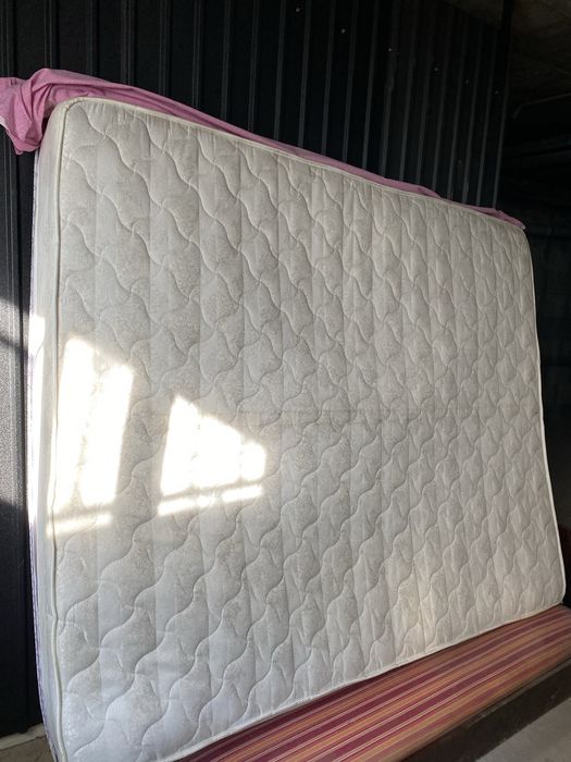Матрас б/у, 200:160 см..