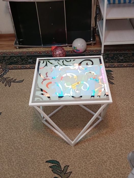 Журнальный столик