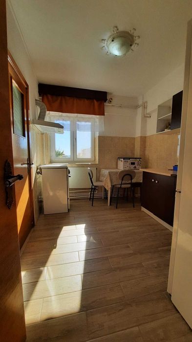 Inchiriez 2 camere apartament Primarie