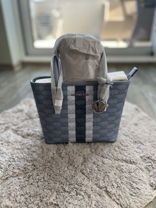 Оригинални чанти Michael Kors