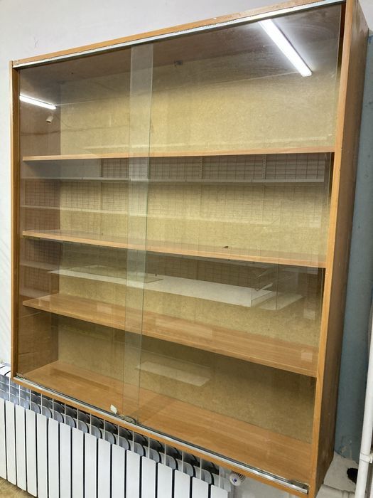 Навесные полки с раздвижными стёклами