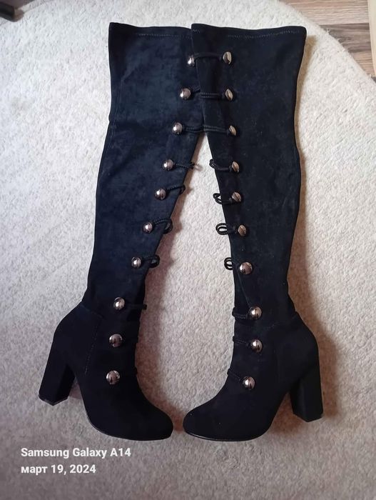 Страхотни ботуши над коляното