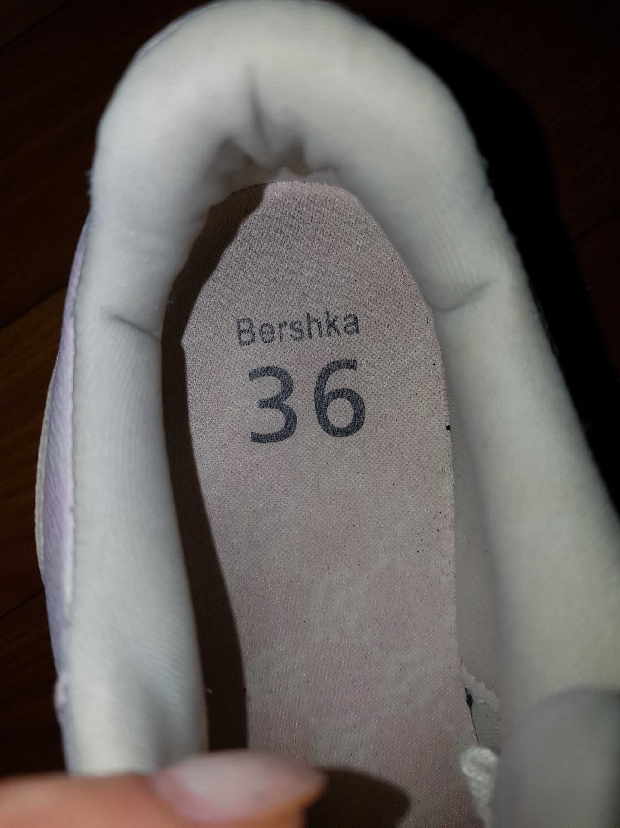 Кроссовки Bershka