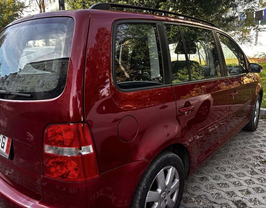 Vand vw touran .