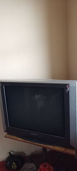 Продам телевизор Тумбочка