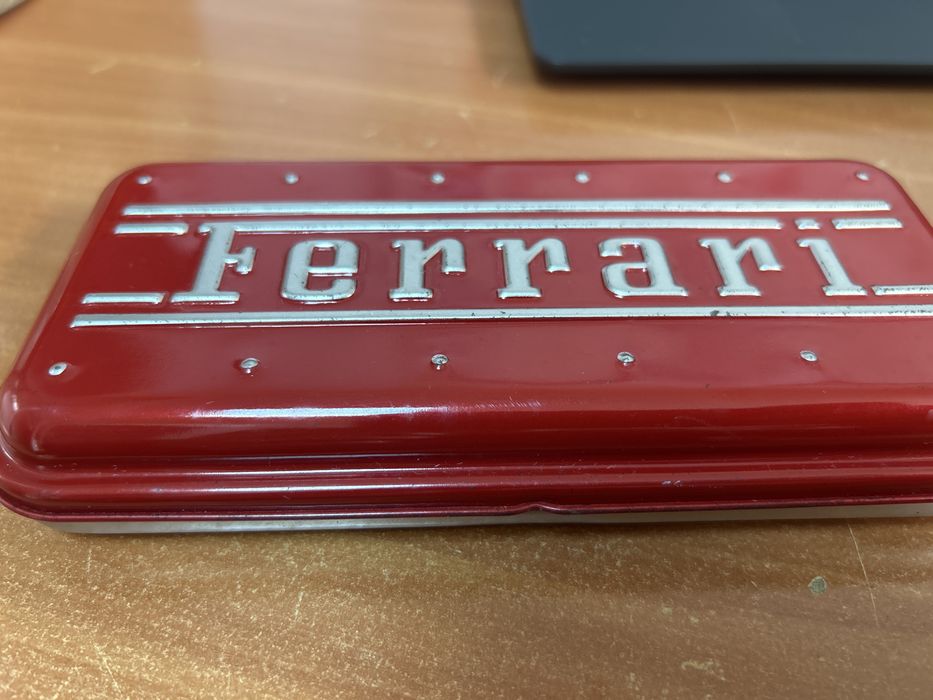 Pix Ferrari nou in cutie
