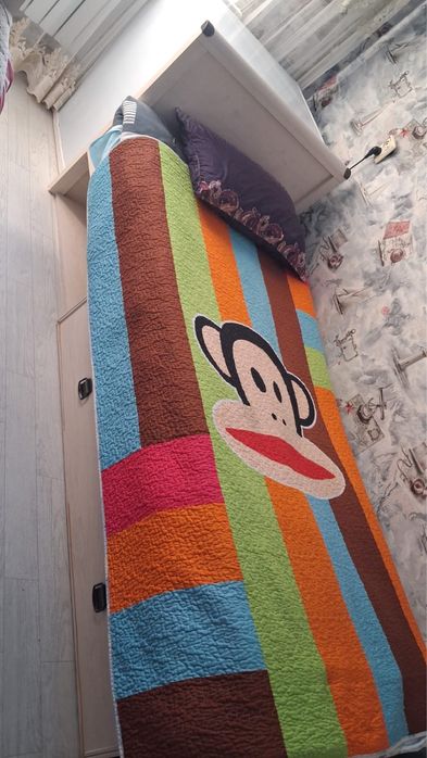 Кровать есть 2 шт по 40000 тысяь белоруссия шкаф угловой 80.000тг