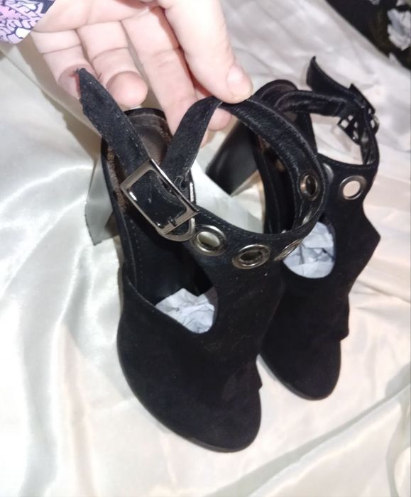 Продам обувь бу.