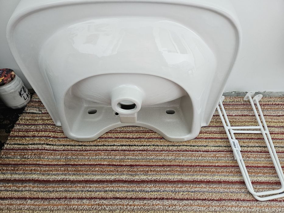 Chiuveta / Lavoar nouă, 55cm cu suporți, 200 lei,neg.