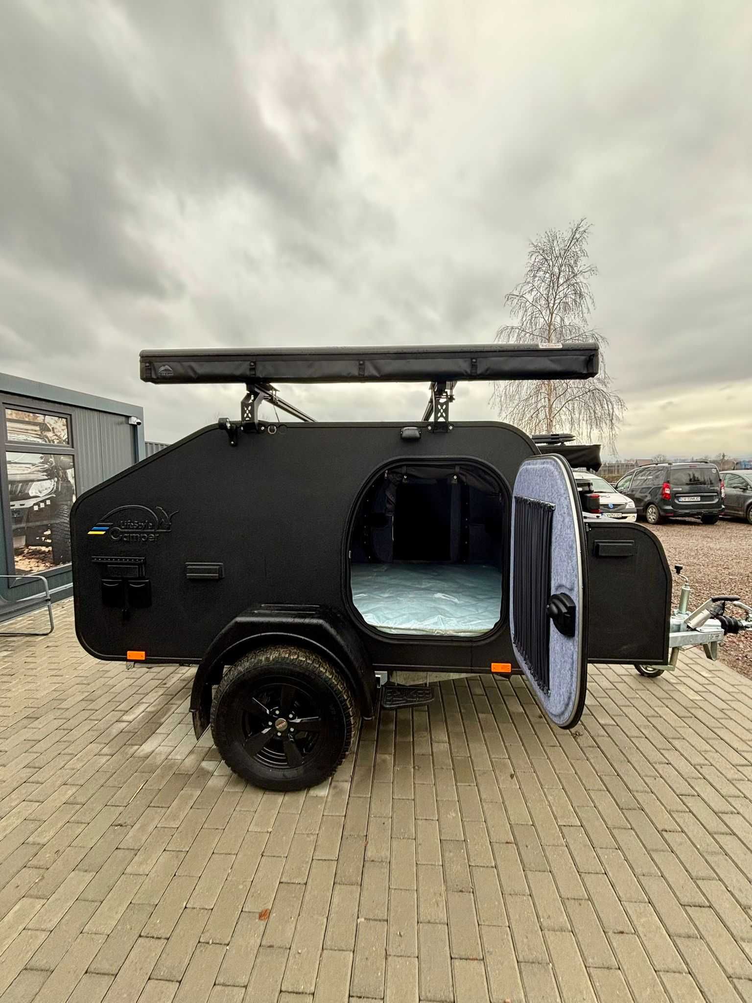Rulotă Compactă Premium X-Line, negru, Lifestyle Camper