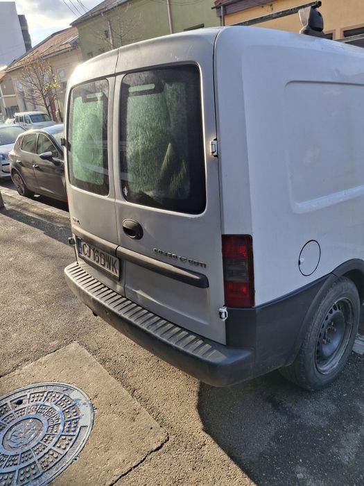 Vînd Opel Combo 1.7
