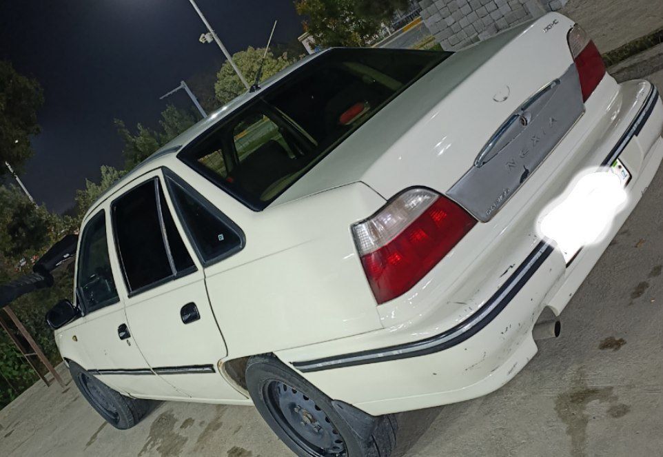 Nexia-1, 2008-yil sotiladi srochno qarshi mashinasi.