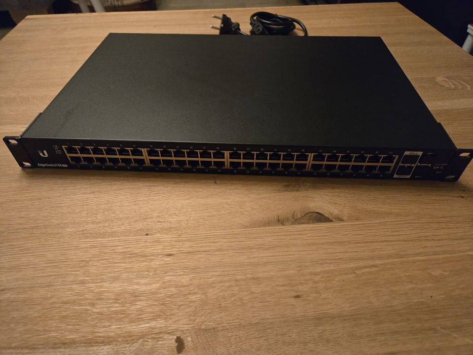 Ubiquiti EdgeSwitch 48 Lite (ES-48-LITE) • 48×GbE, 2×SFP+ 10G + 2×SFP
