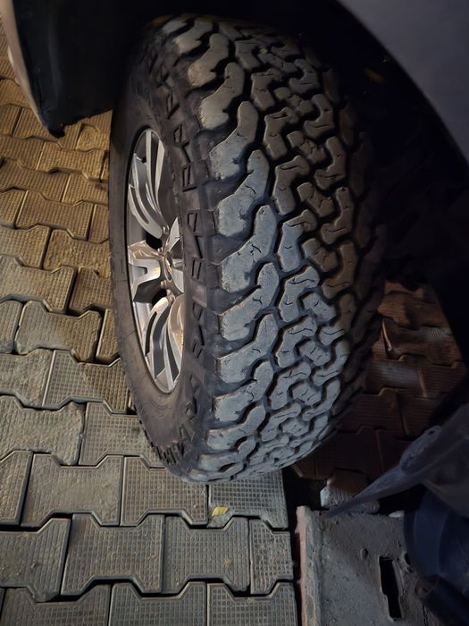 Maxtrek 275/70 r18 бу