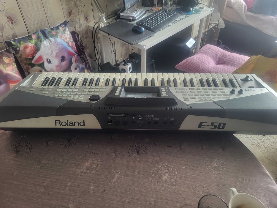 Синтезатор Roland E 50