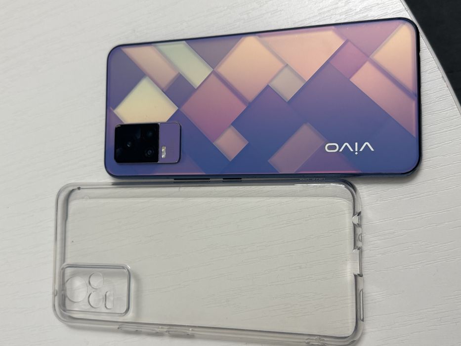 Продам телефон VIVO V21E