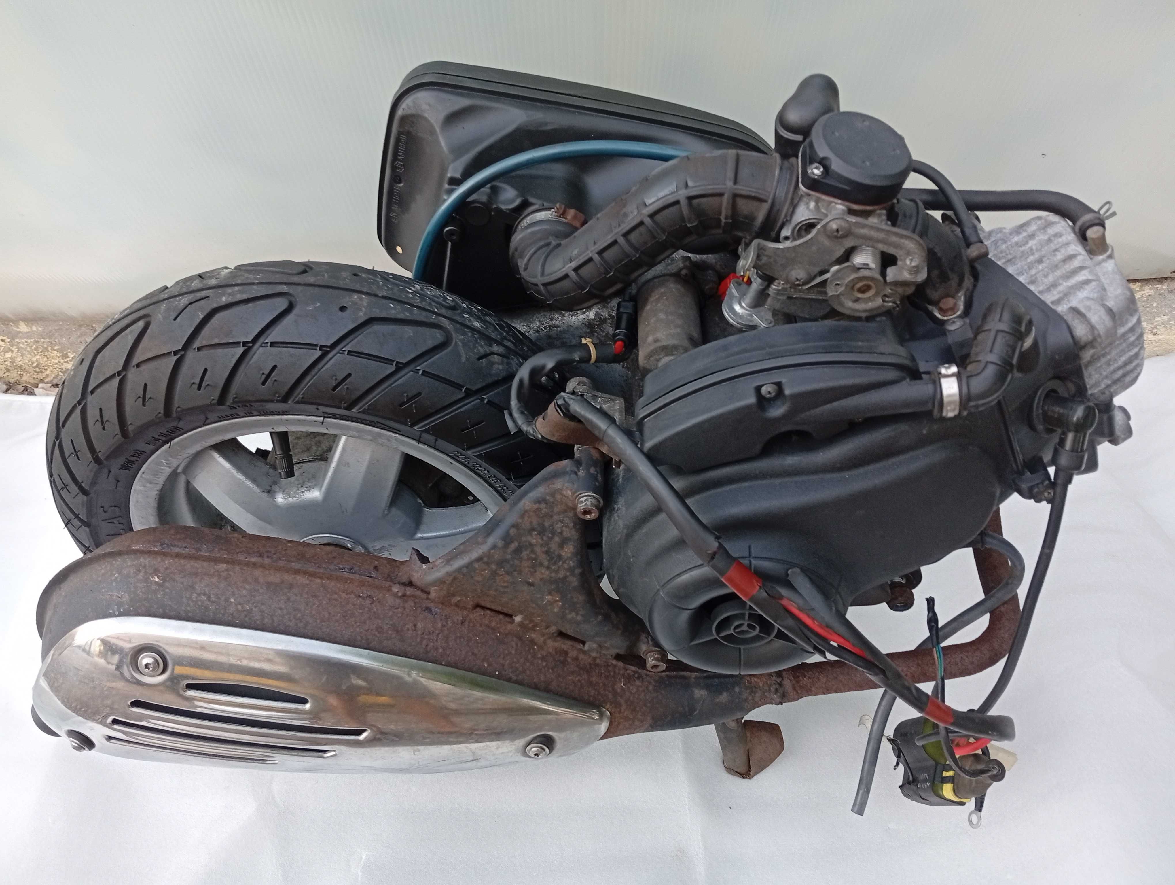 Piaggio Vespa LX50 / C38 4T-двигател -11.000км.