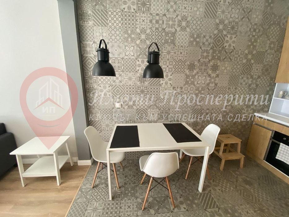 Дава се под наем Двустаен апартамент в София, Център - 68 кв.м за 990 € - Снимка #3