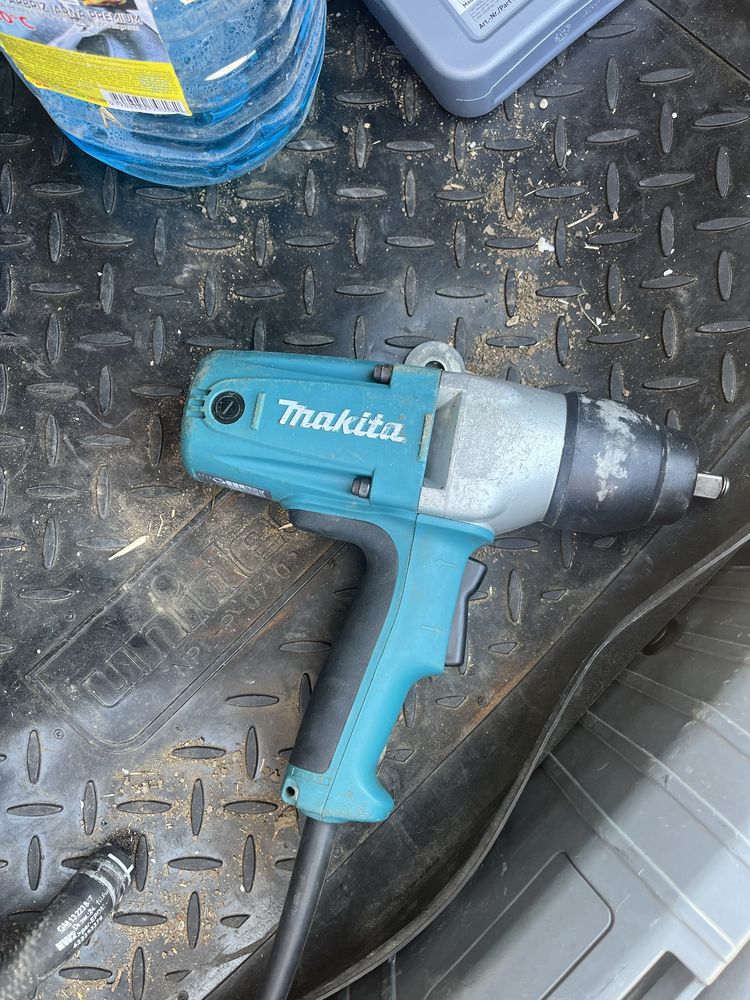 Pistol cu impact makita