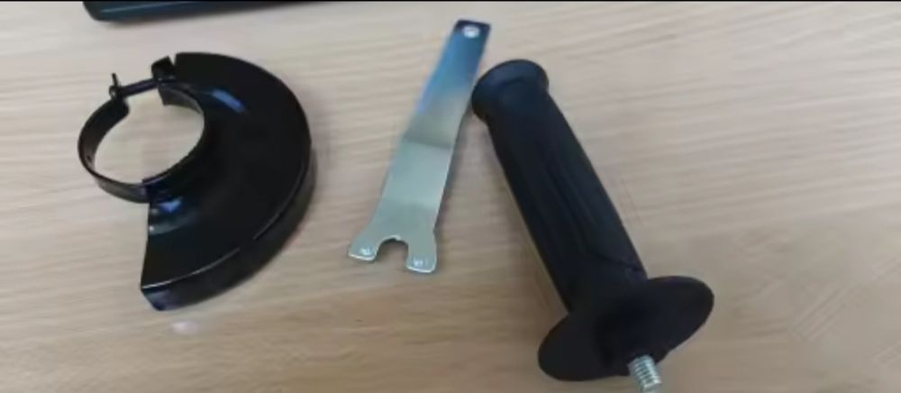 Flex Milwauakee  NEPROFESIONAL  125 nm, 18 V.