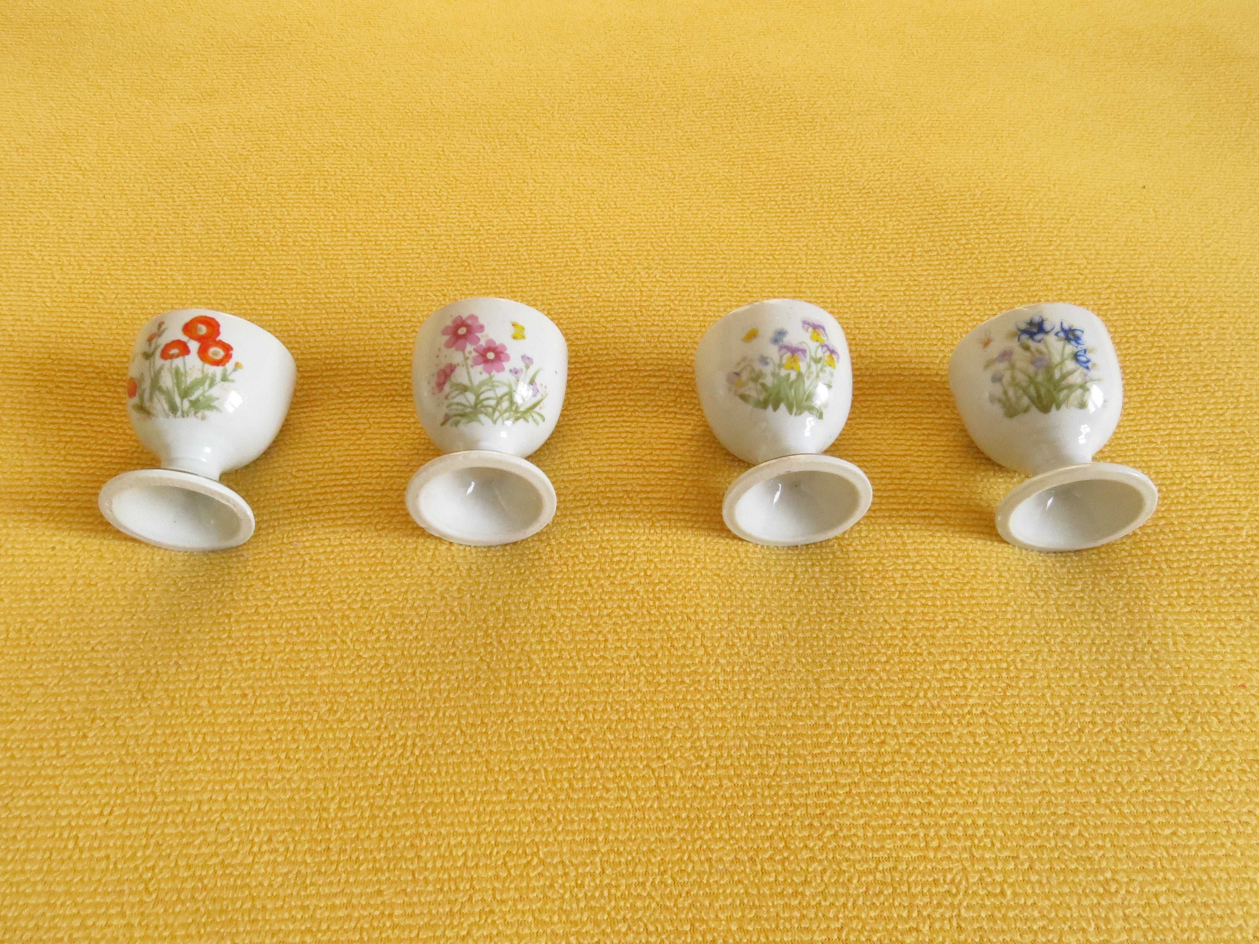 Set 4 suporturi pentru ou, imprimate cu motive florale