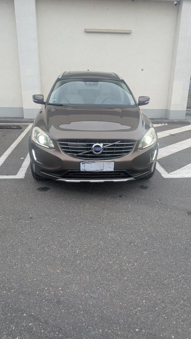 Vând Volvo XC60 D4 AWD 2014