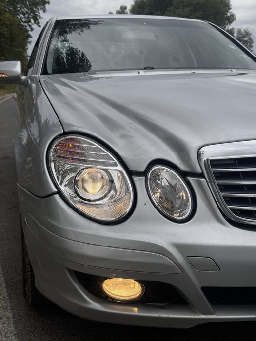 Mercedes-Benz W211 E220