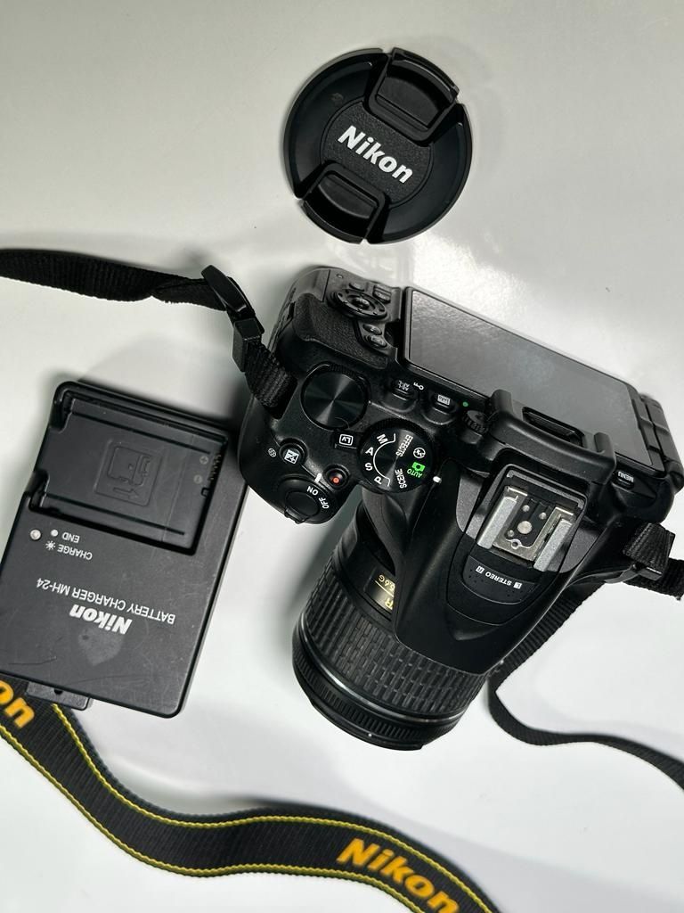 Продам зеркальный фотоаппарат Nikon d5600