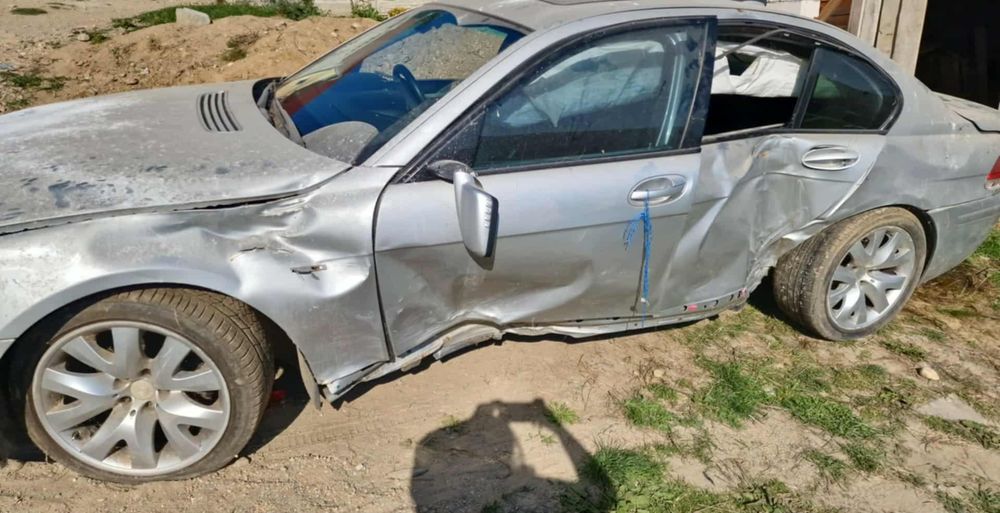 Desmebrez BMW seria 7