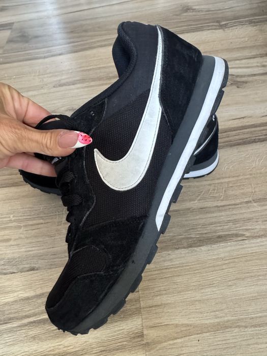 Оригинални класически маратонки Nike MD Runner 2! 43 н