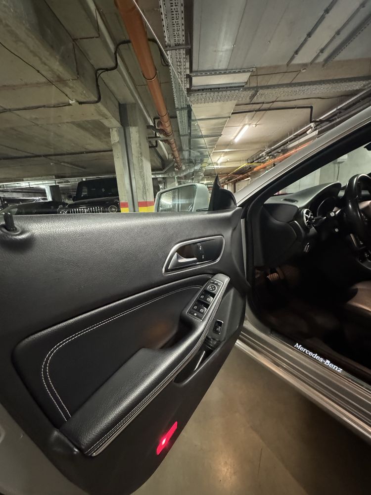 Mercedes CLA 180 бензин