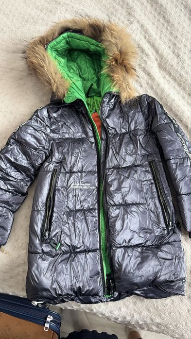 Продам детскую куртку