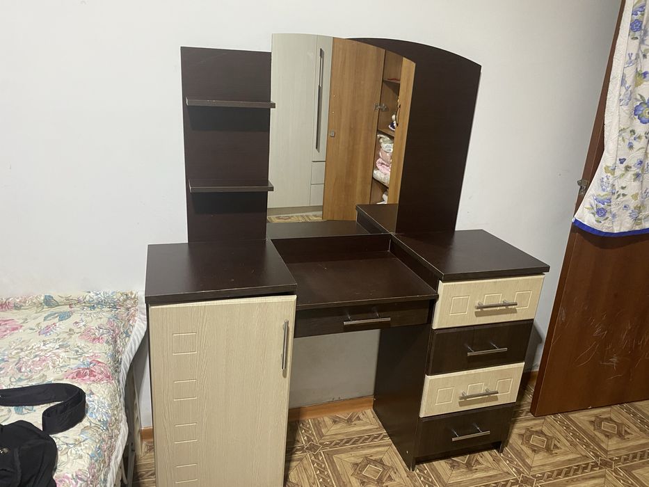 Туалетный столик