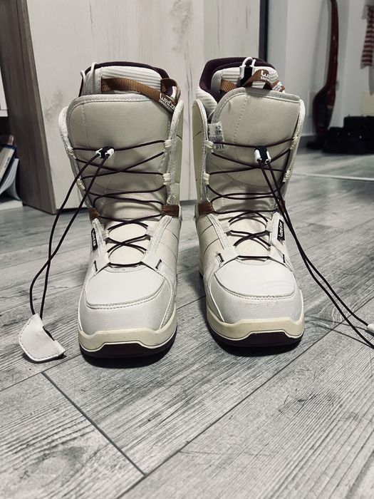 boots snowboard wedze