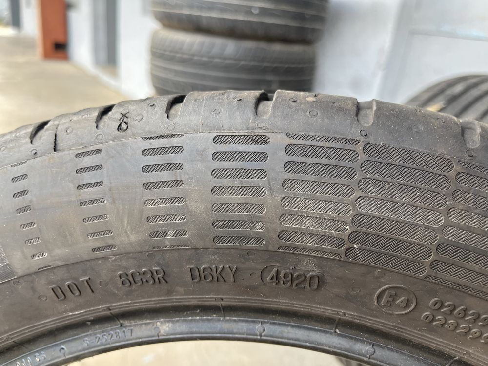 2 бр. летни гуми 215/55/17 Continental DOT 4920/4817 5,5 mm