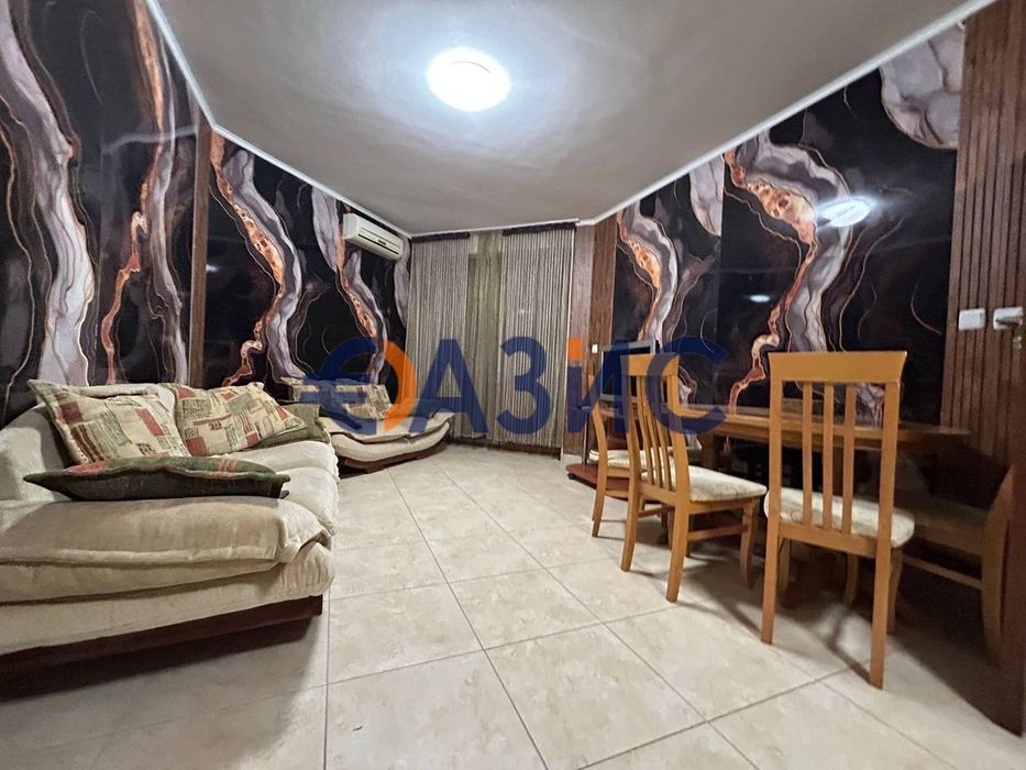 Четиристаен апартамент с прекрасна гледка към басейн комплекс Аполон 5