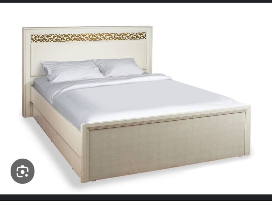 Продаются кровать и тумбочки прикроватные