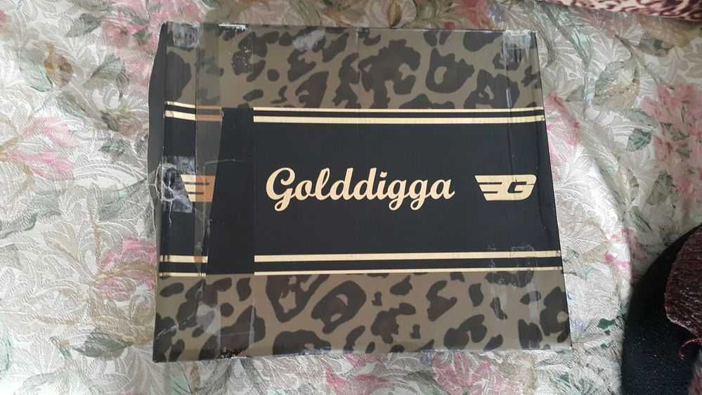 Милитъри боти на ток