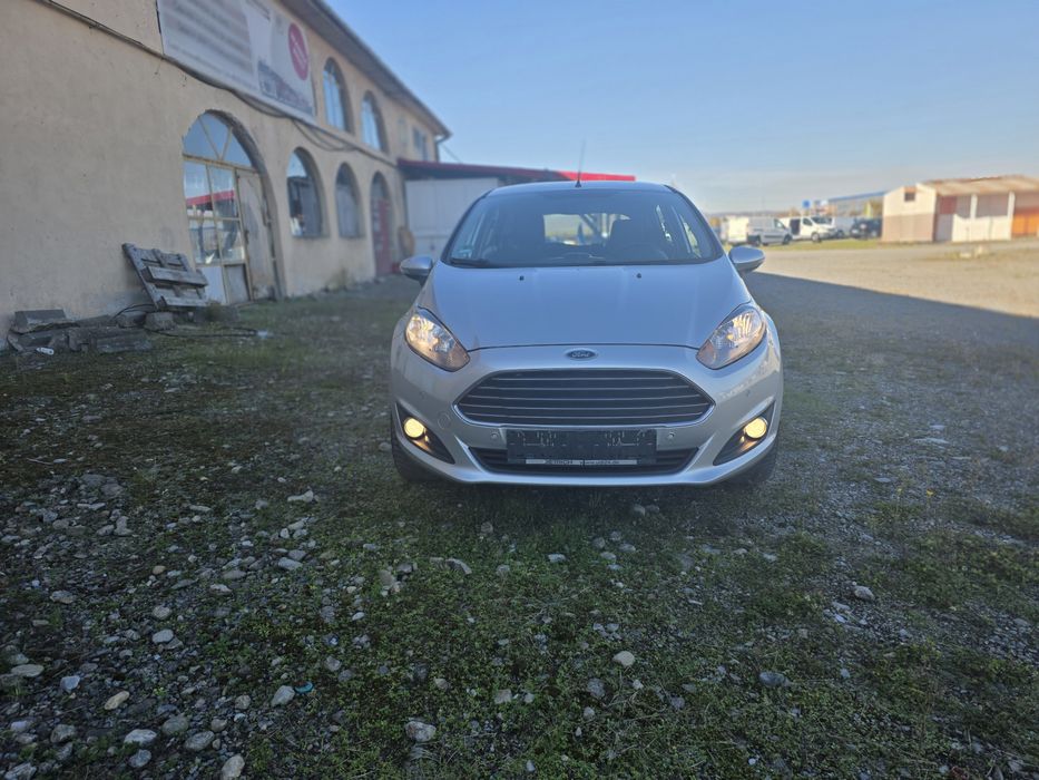 Ford fiesta Sync Edition 1,3 Benzină