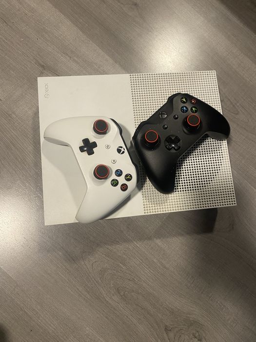 Vand xbox one 1tb