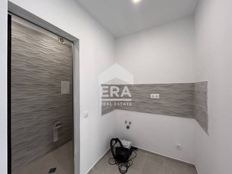 Дава се под наем Офис в София, Витоша - 111 кв.м за 1650 € - Снимка #3