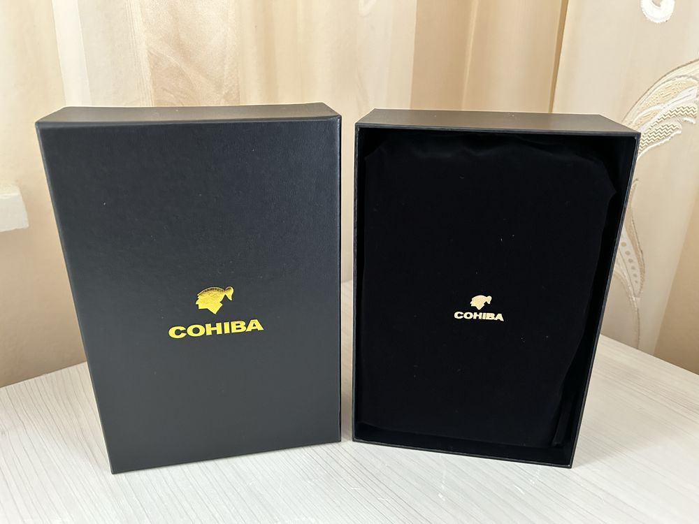 Кожена кутия за пури COHIBA хумидор