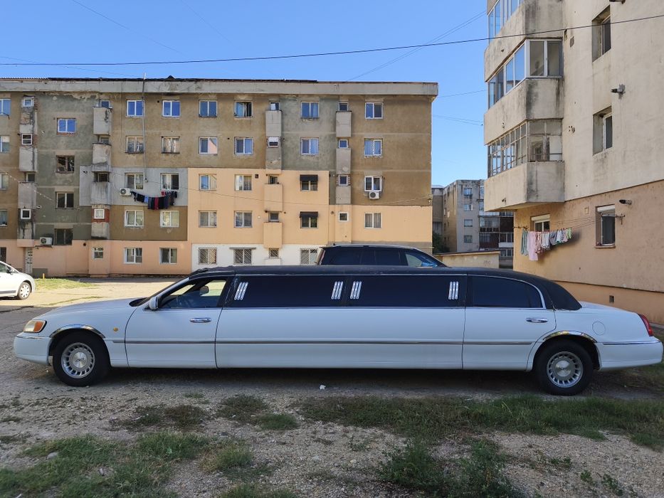 Limuzină Lincoln Town Car VARIANTE AUTO