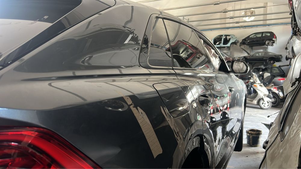 Dezmembrez Audi q8 2023