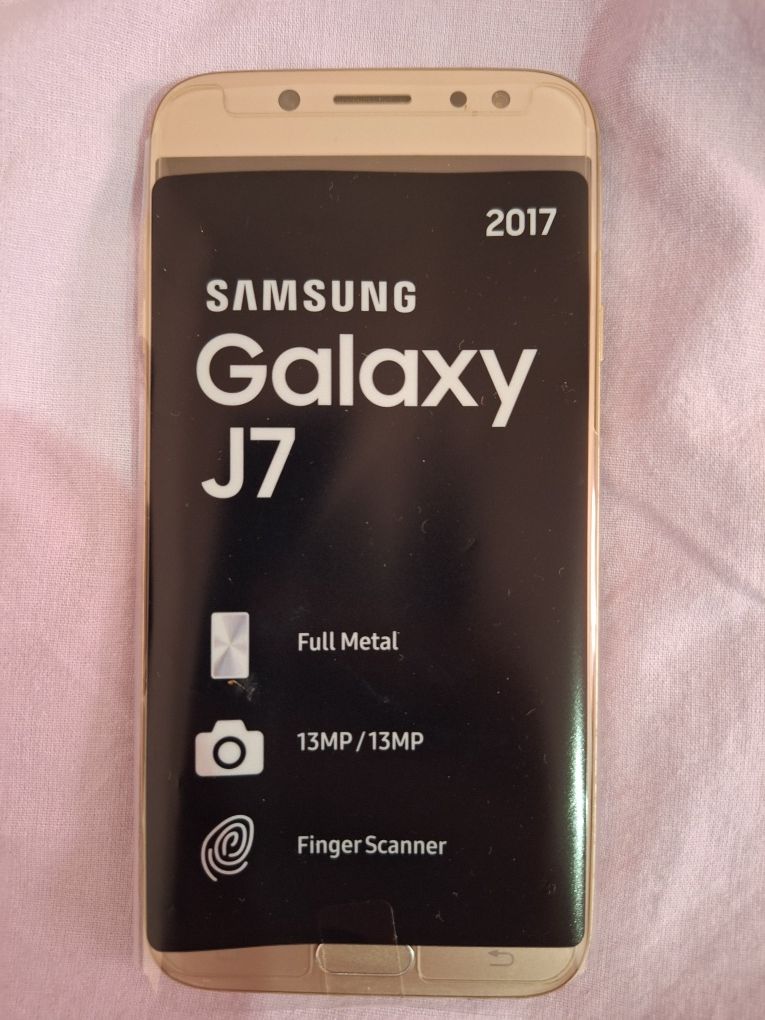 Продавам мобилен телефон SAMSUNG